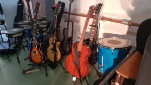 Des guitares, encore des guitares...